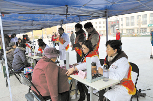 靜海縣志愿者深入基層，奉獻愛心溫暖社會